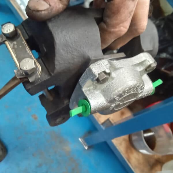 290825 1966 Jaguar E Type Series 1 Rear Brakes Continued 17