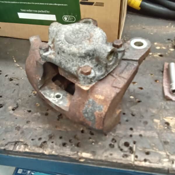 290825 1966 Jaguar E Type Series 1 Rear Brakes Continued 3