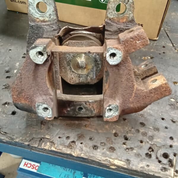 290825 1966 Jaguar E Type Series 1 Rear Brakes Continued 4