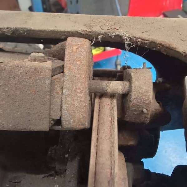 290825 1966 Jaguar E Type Series 1 Rear Brakes Continued 42