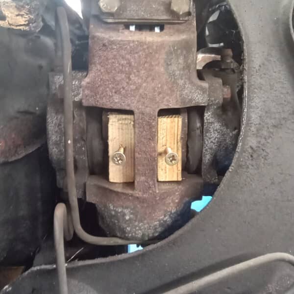 290825 1966 Jaguar E Type Series 1 Rear Brakes Continued 44