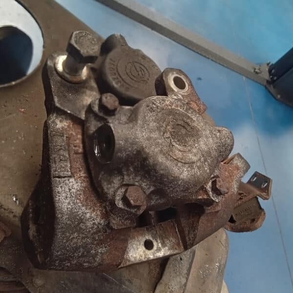 290825 1966 Jaguar E Type Series 1 Rear Brakes Continued 55