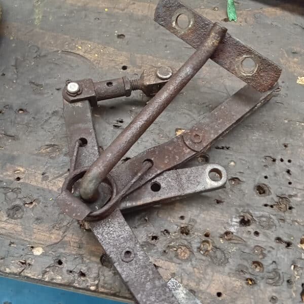 290825 1966 Jaguar E Type Series 1 Rear Brakes Continued 6