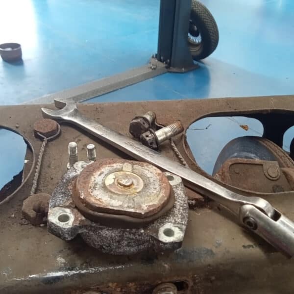 290825 1966 Jaguar E Type Series 1 Rear Brakes Continued 62
