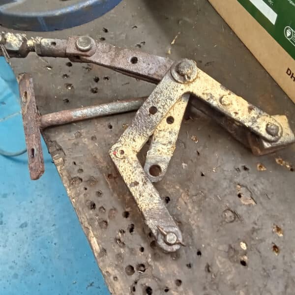 290825 1966 Jaguar E Type Series 1 Rear Brakes Continued 8