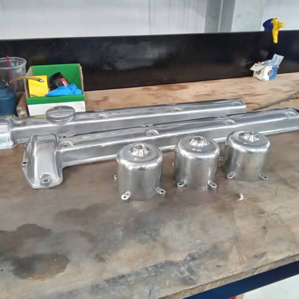 290825 1967 Jaguar E Type Pedal Box Rocker Covers and Carbs Polished 17