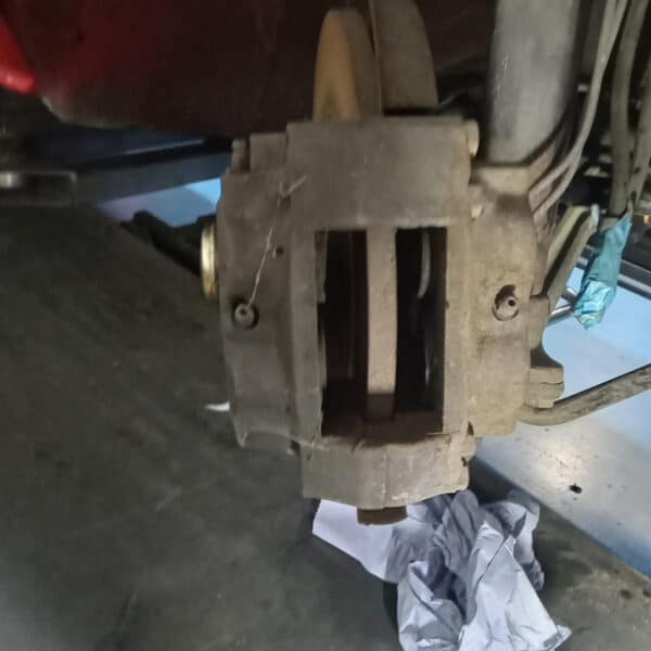 290825 1987 Maserati BiTurbo Front Brakes 5