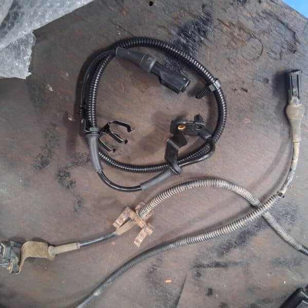 290825 2002 Ford Thunderbird Rear ABS Sensor 2