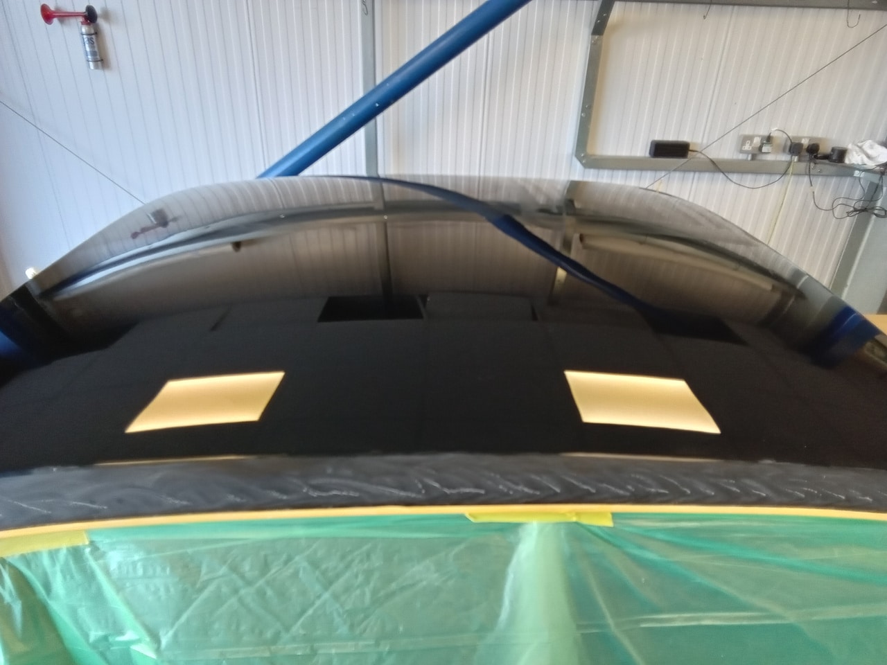 300825 1969 Audi 70L Roof Polished