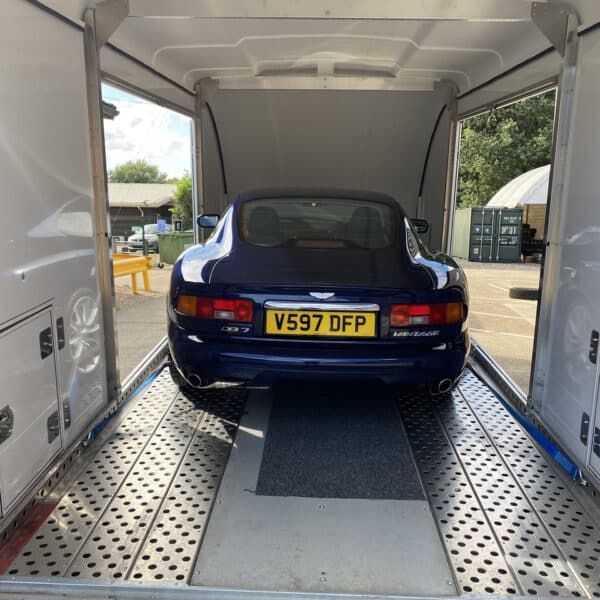 9.09.2025 1999 Aston Martin DB7 Blue Transport 1