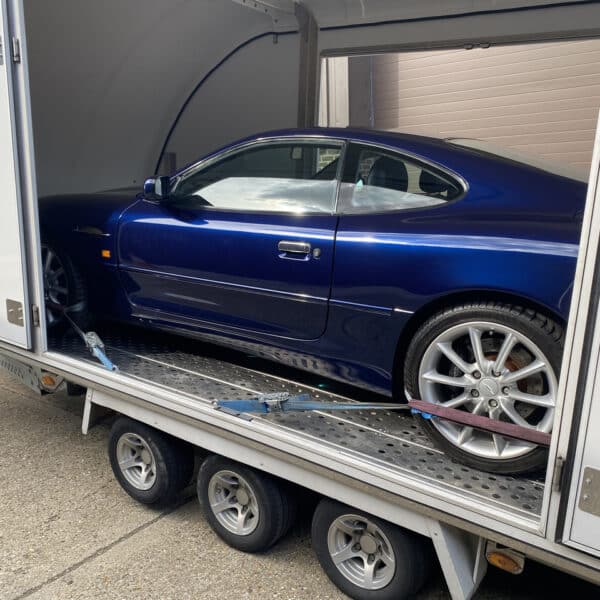 9.09.2025 1999 Aston Martin DB7 Blue Transport 3