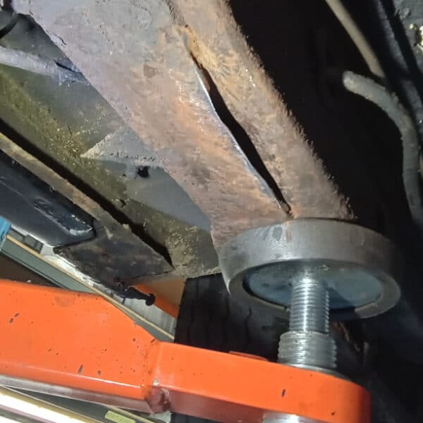 011025 1955 Jaguar XK140 Repairs 14