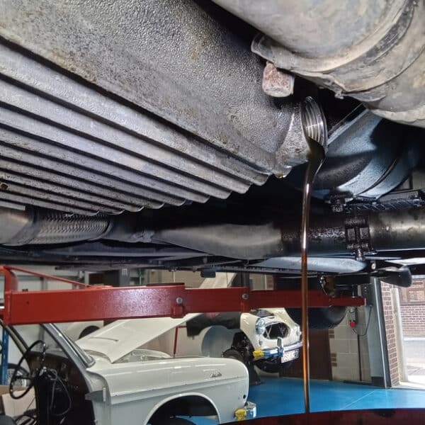 011025 1963 Daimler Dart SP250 Service and Repairs 5