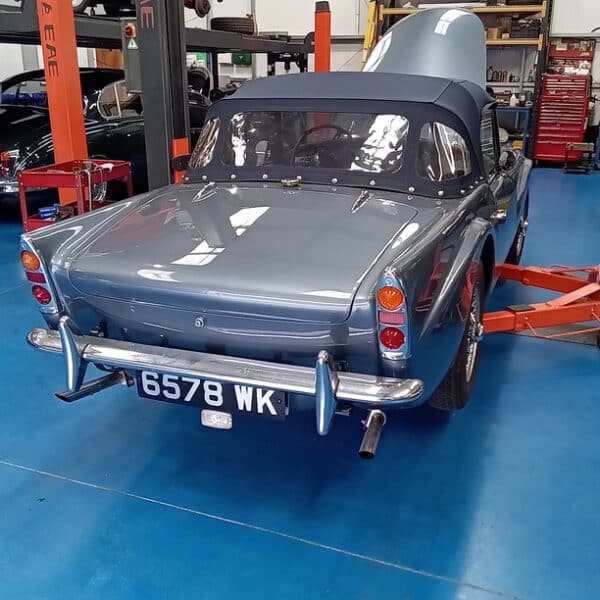 011025 1963 Daimler Dart SP250 Service and Repairs 9