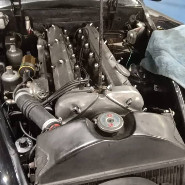 031025 1955 Jaguar XK140 Oil Filter and Battery Charge 3