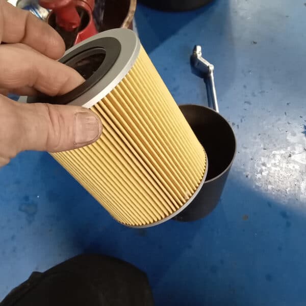 031025 1955 Jaguar XK140 Oil Filter and Battery Charge 4