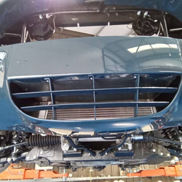 031025 1969 Aston Martin DB6 Volante Fitting Refurbished Parts 20