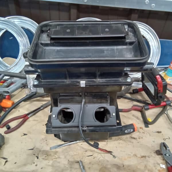 031025 1969 Audi 70L Fuse Box Heater box Front Seats Removed