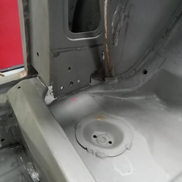 031025 1976 Mercedes 350SL Rust Repairs