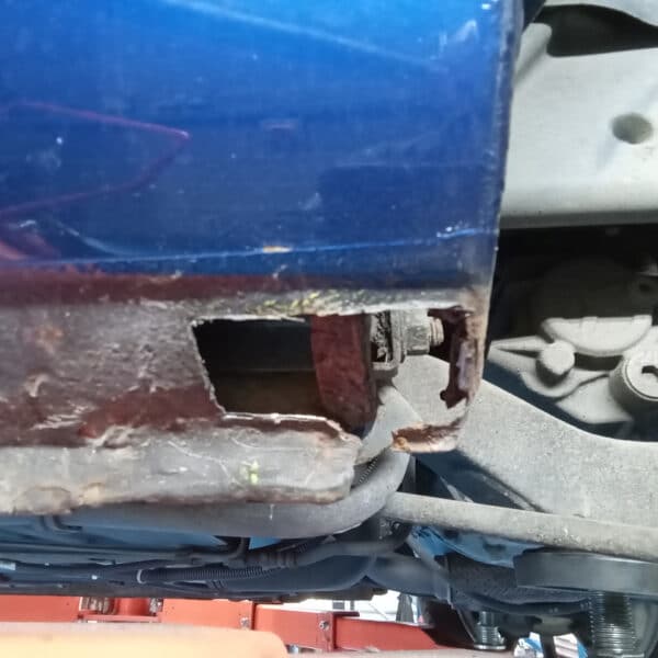 031025 1999 MGF Nearside Rear Sill Repair 18