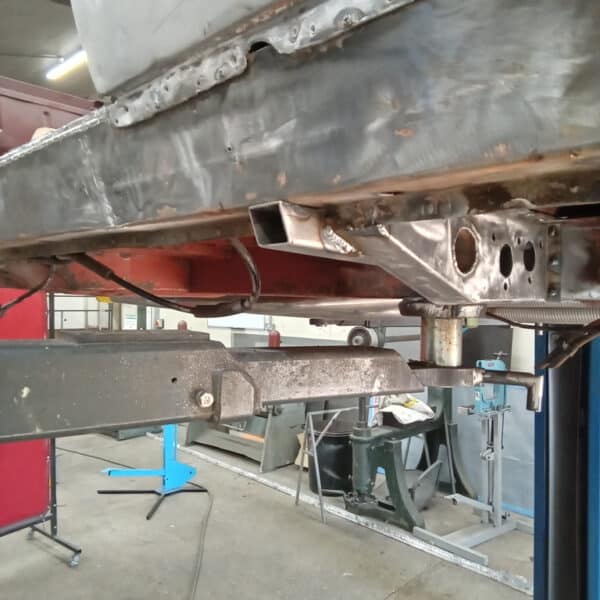 071025 1970 Aston Martin DBS Lift Arms Fabricated 3