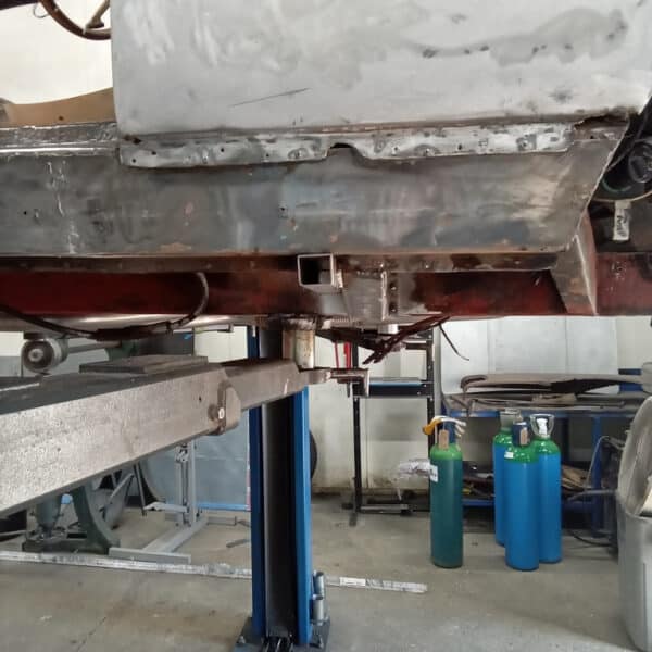 071025 1970 Aston Martin DBS Lift Arms Fabricated 4