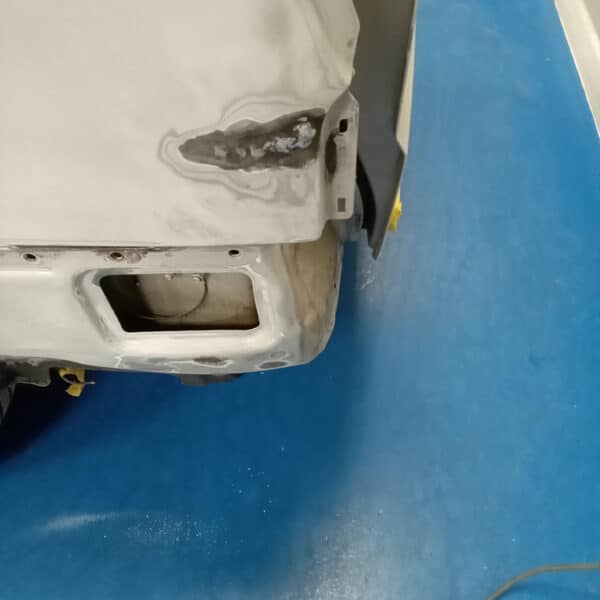 071025 2005 Mercedes Vito Rear Holes Filled 2