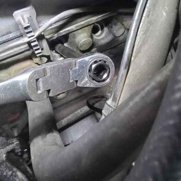 081025 1973 Mercedes 250 Further Repairs 12