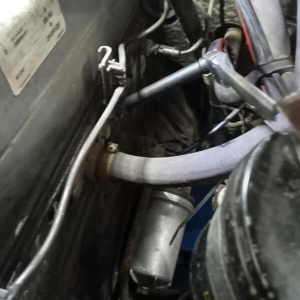 081025 1973 Mercedes 250 Further Repairs 13