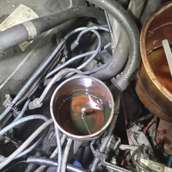 091025 1973 Mercedes 250 Repairs 12