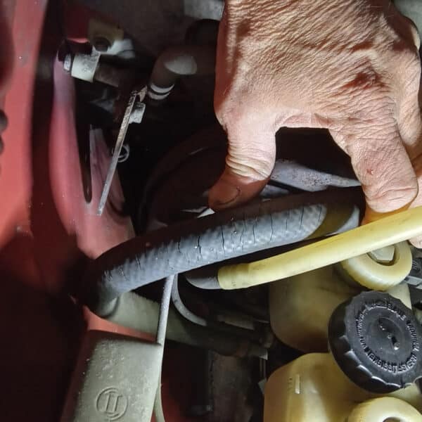 091025 1973 Mercedes 250 Repairs 15