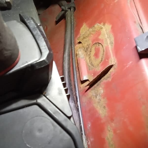 091025 1973 Mercedes 250 Repairs 22