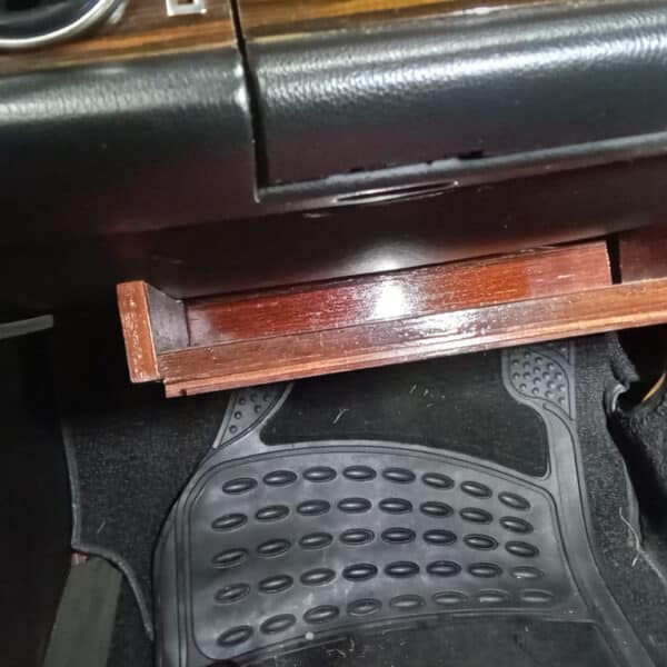 091025 1973 Mercedes 250 Repairs 29