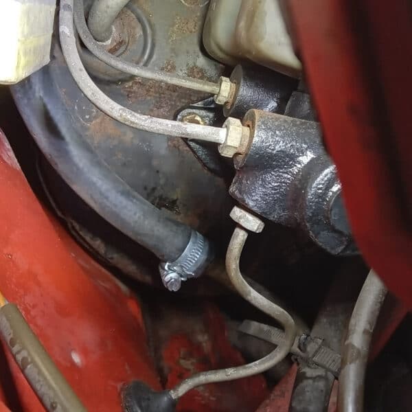 091025 1973 Mercedes 250 Repairs 6