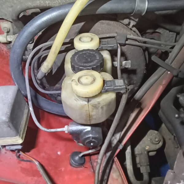 091025 1973 Mercedes 250 Repairs 7