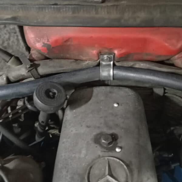 091025 1973 Mercedes 250 Repairs 8