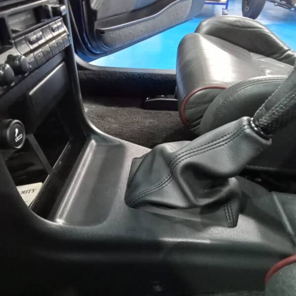 091025 1994 Rover 220 Tomcat Gear Stick Gaiter Removed for Repair