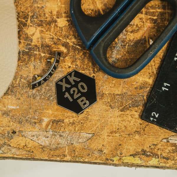 101025 XK120B Badges 4