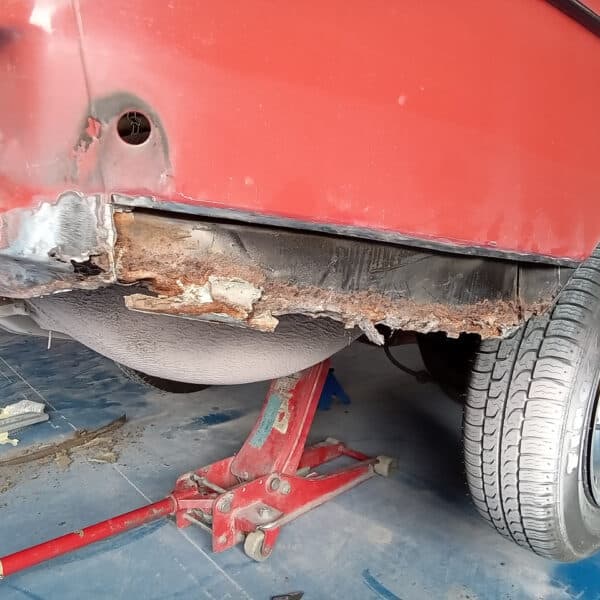 141025 1973 Mercedes 250 Drivers Rear Quarter Inner and Outer 22