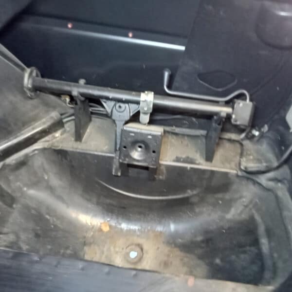 141025 1973 Mercedes 250 Drivers Rear Quarter Inner and Outer 29