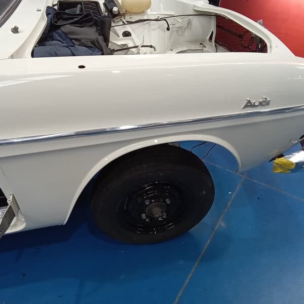 151025 1969 Audi 70L Refit 17