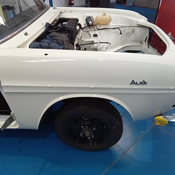 151025 1969 Audi 70L Refit 18