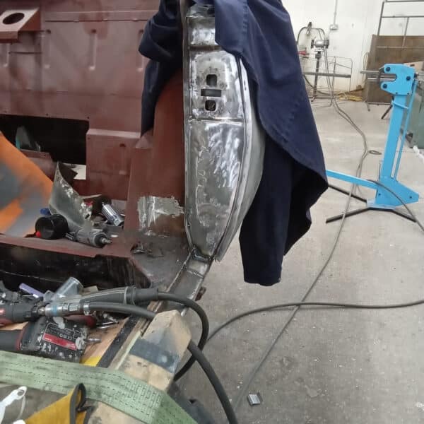 151025 1970 Aston Martin DBS Door Jam Repairs 3