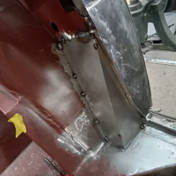 151025 1970 Aston Martin DBS Door Jam Repairs 6