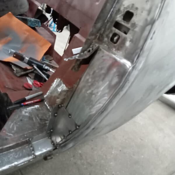 151025 1970 Aston Martin DBS Door Jam Repairs