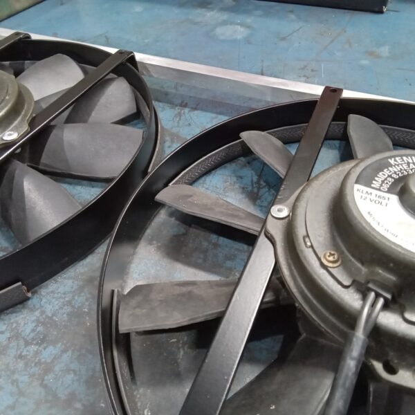 161025 1969 Aston Martin DB6 Volante Front Grille and Fans fitted 15