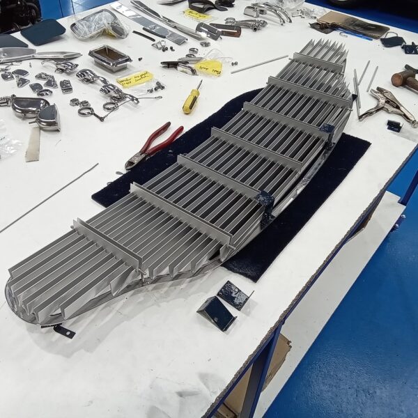 161025 1969 Aston Martin DB6 Volante Front Grille and Fans fitted 7