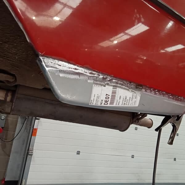 161025 1973 Mercedes 250 Passenger Rear Wing Repairs 6