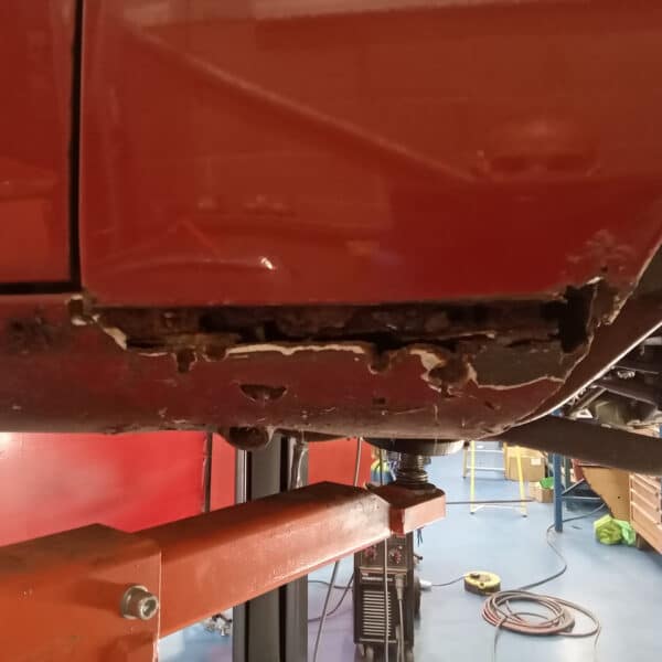 171025 1973 Mercedes 250 Passenger Front Sill and Front Wing Repair 10