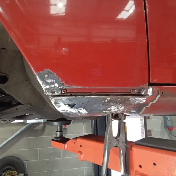 171025 1973 Mercedes 250 Passenger Front Sill and Front Wing Repair 12